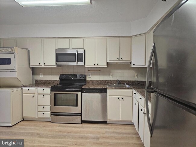 Building Photo - 3709 S George Mason Dr