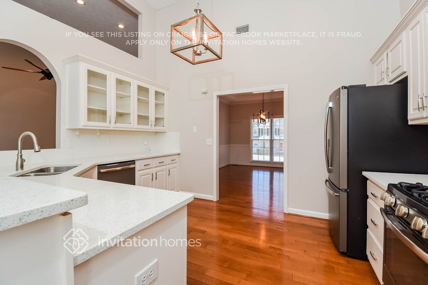 Building Photo - 2011 Castlemaine Cir