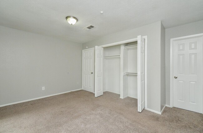 Building Photo - 4522 Donalbain Dr