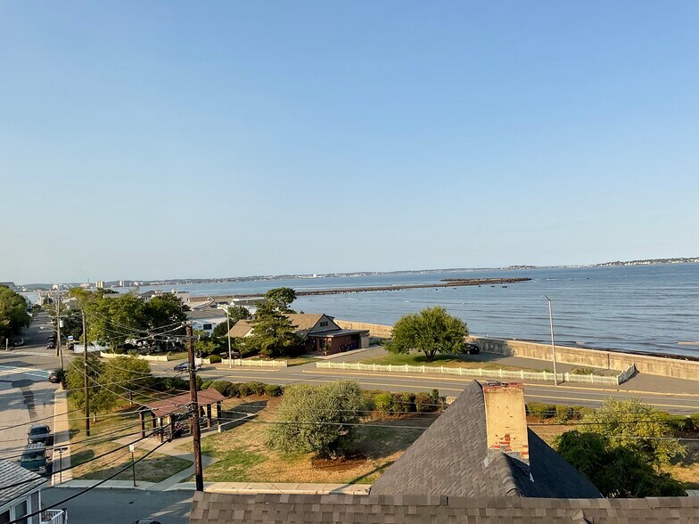 Building Photo - 172 Endicott Ave