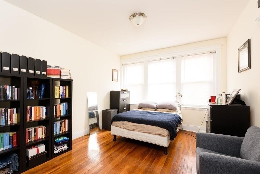 Building Photo - 333 Harvard St