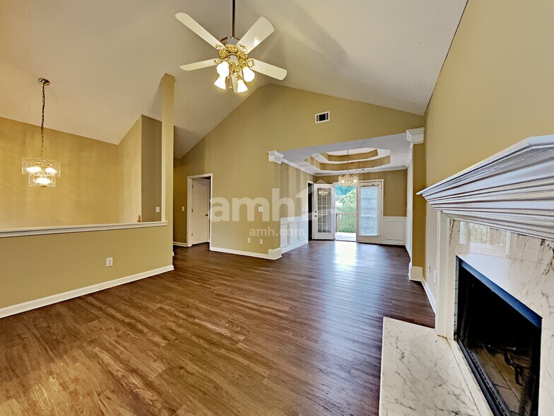 Building Photo - 5135 Thorin Oak Cir