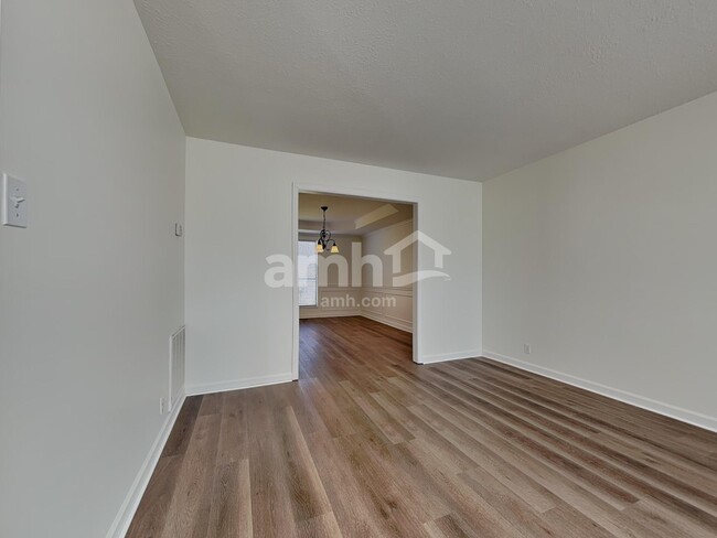 Building Photo - 9406 Hoyle Beals Dr