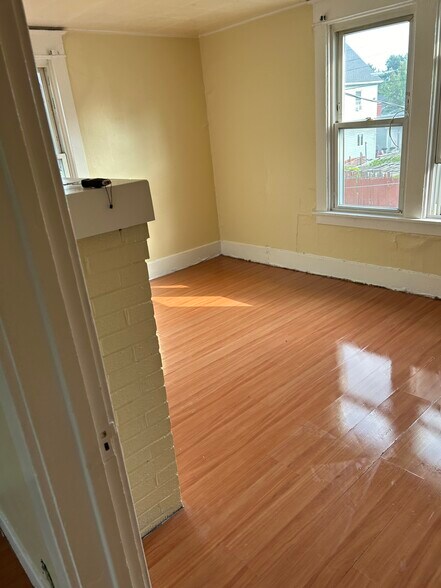 Building Photo - 373 Esser Ave