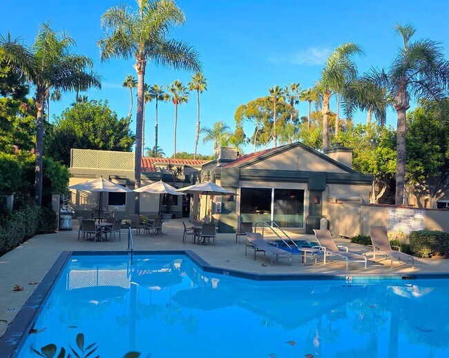 Building Photo - Beautiful one bedroom/one bath in the Verano community at UTC! Close to so much!