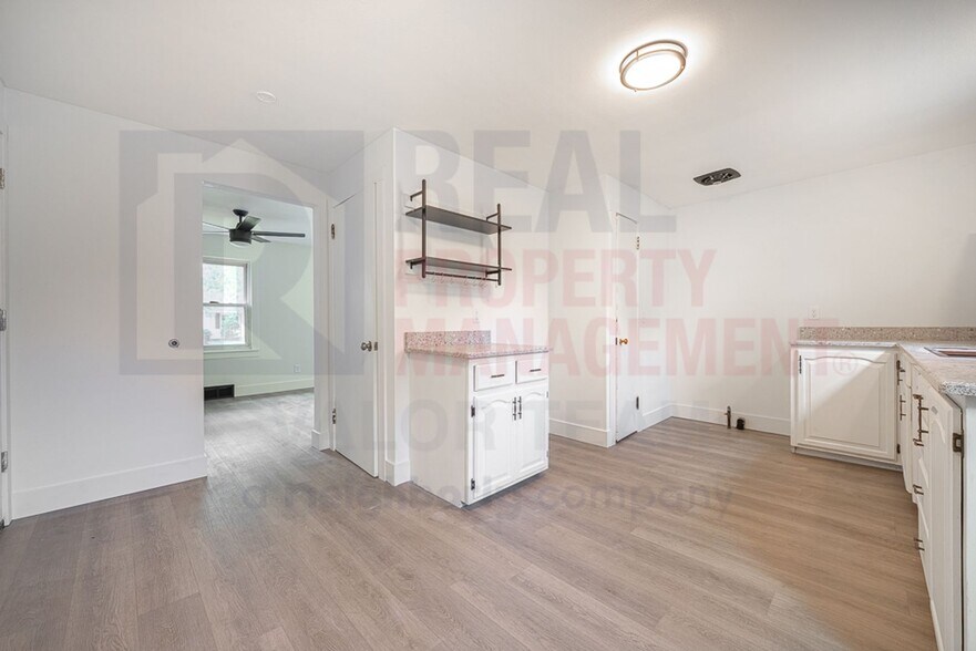 Building Photo - 1401 Missouri Ave