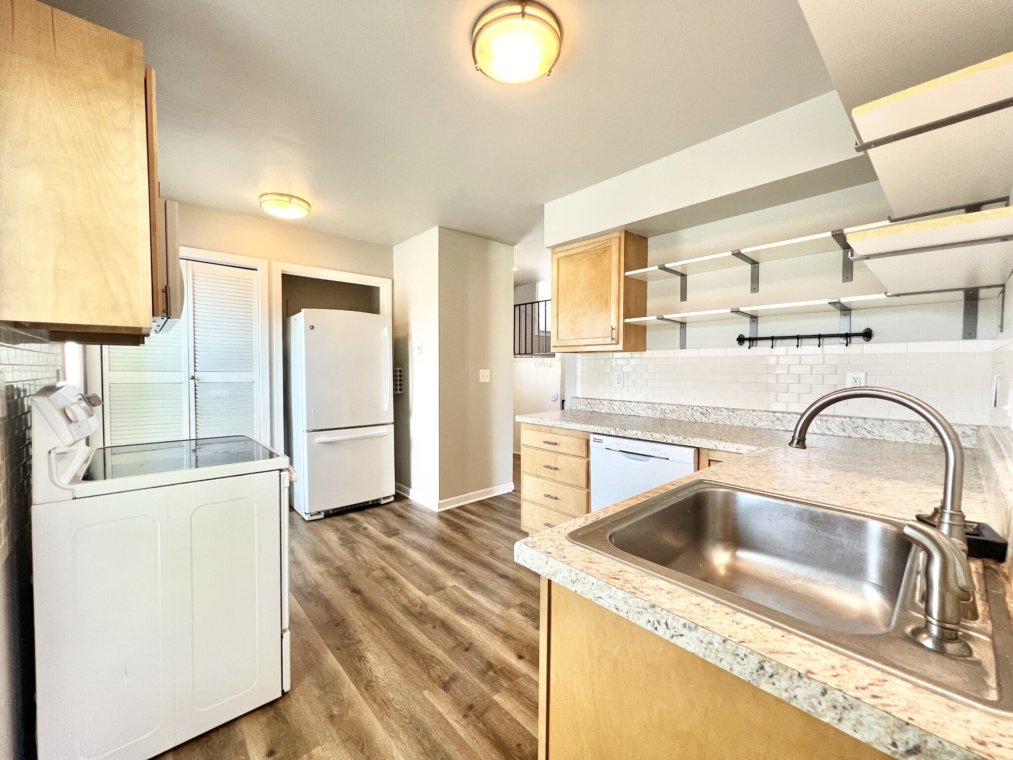 Building Photo - 2640 Blarney Stone Dr