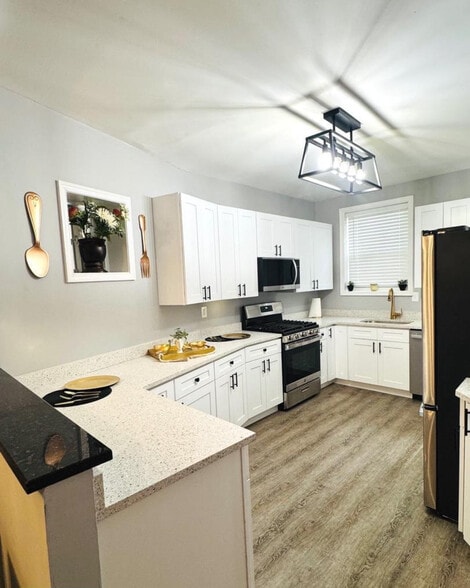 Kitchen - 1402 W Saratoga St