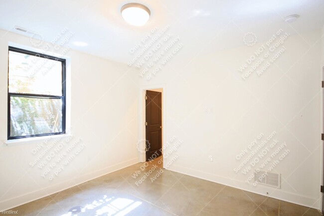 Building Photo - 3 br, 4.5 bath Condo - 283 Auden Ave