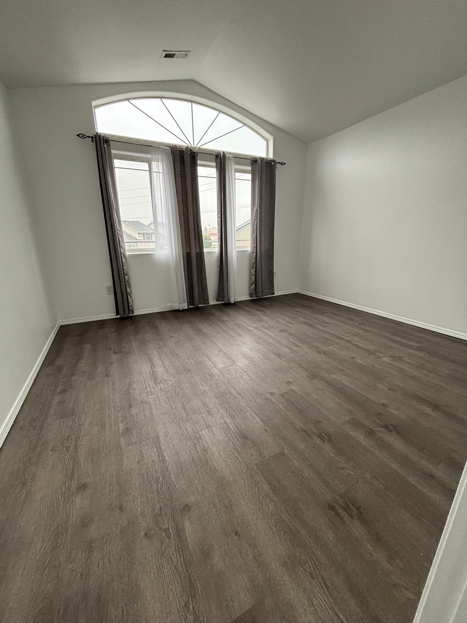 Building Photo - 20115 NE Halsey St