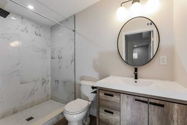 Building Photo - Fully Remodeled 3-Bedroom + Den Home for R...