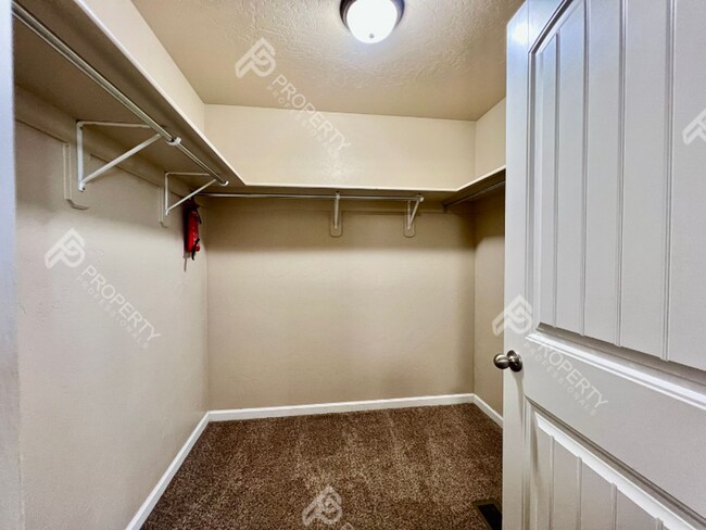 Building Photo - 358 Grullo Ln