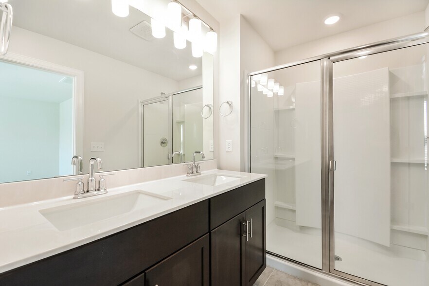 Building Photo - 831 Holland Ct