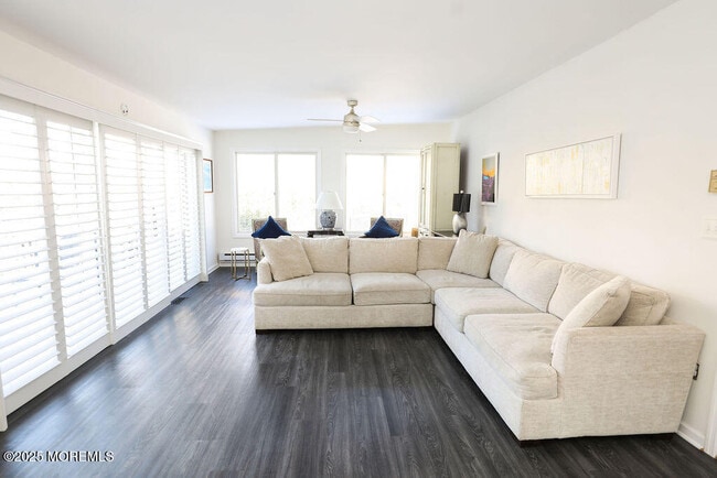 Building Photo - 17 Beach Rd