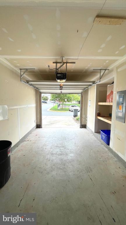 Building Photo - 6076 Wicker Ln