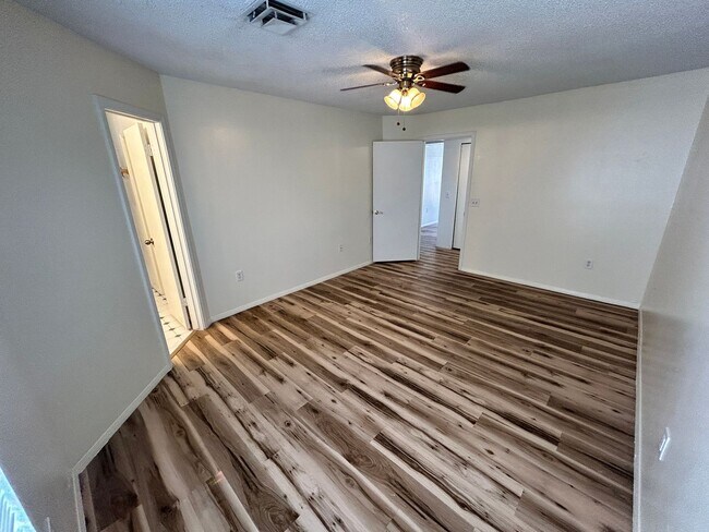 Building Photo - Charming 3 bed / 2.5 bath Gilbert Home wit...