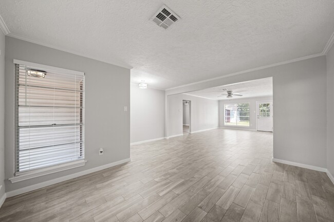 Building Photo - 5013 Camden Ln