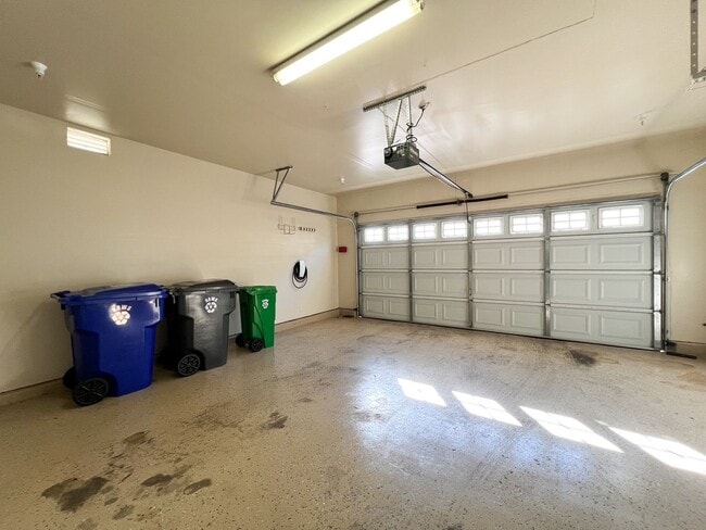 Building Photo - Updated Three Bedroom Home in South Napa