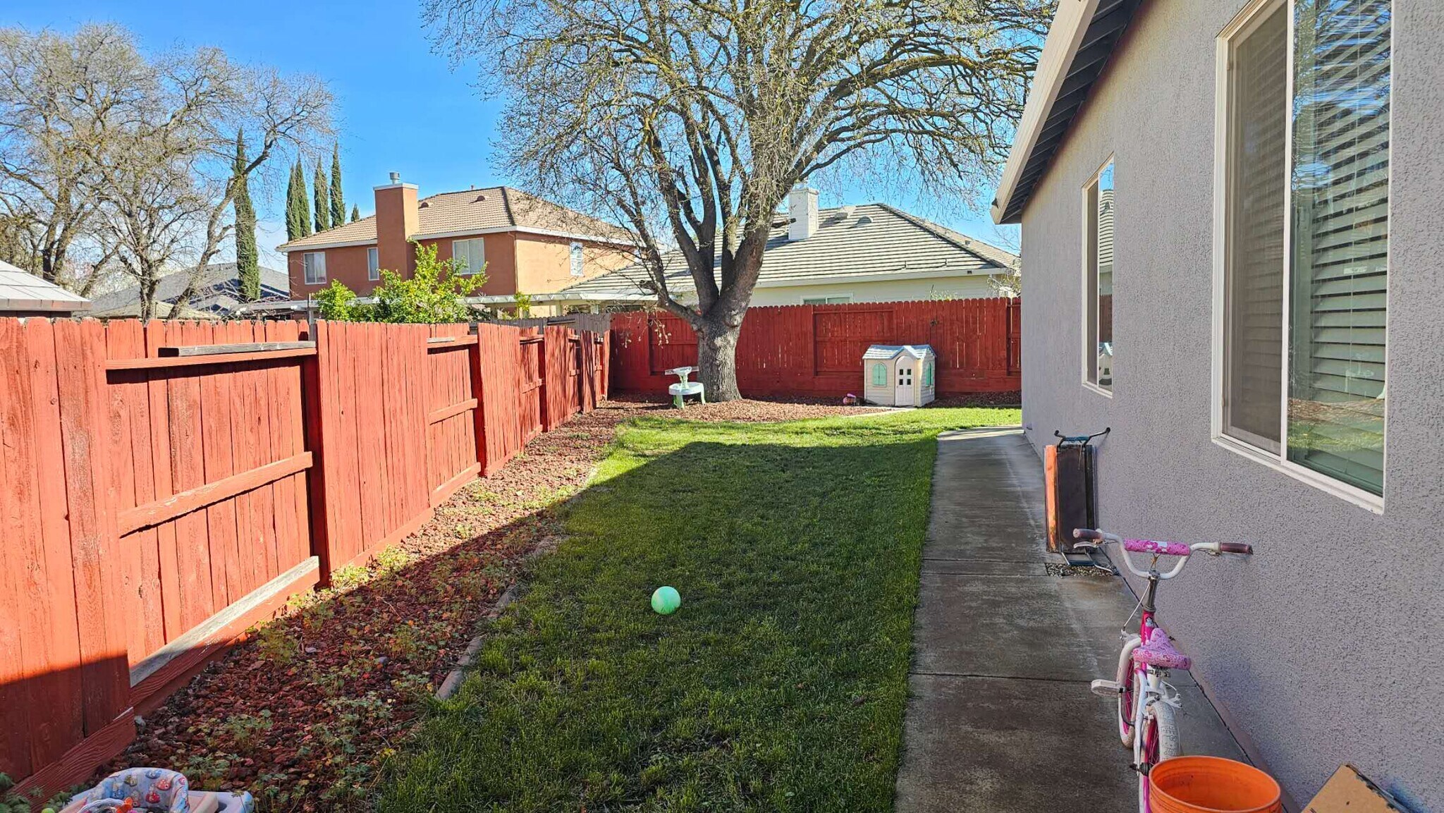 Building Photo - 9641 Darley Way