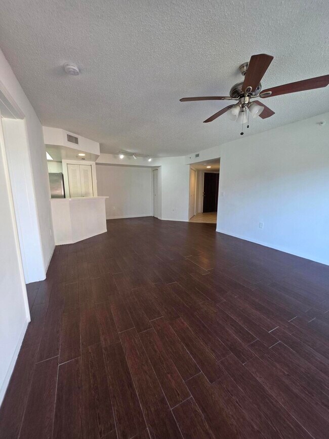 Building Photo - 4175 N Haverhill Rd