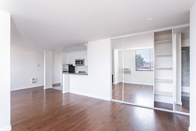 Interior Photo - West Knoll Plaza Apartments