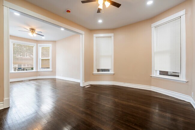 Building Photo - 1540 N Keeler Ave
