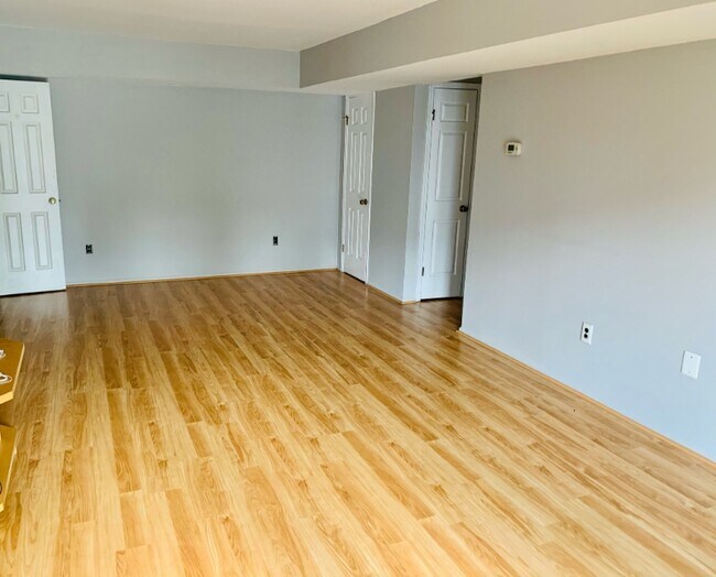 Building Photo - 506 Peach St