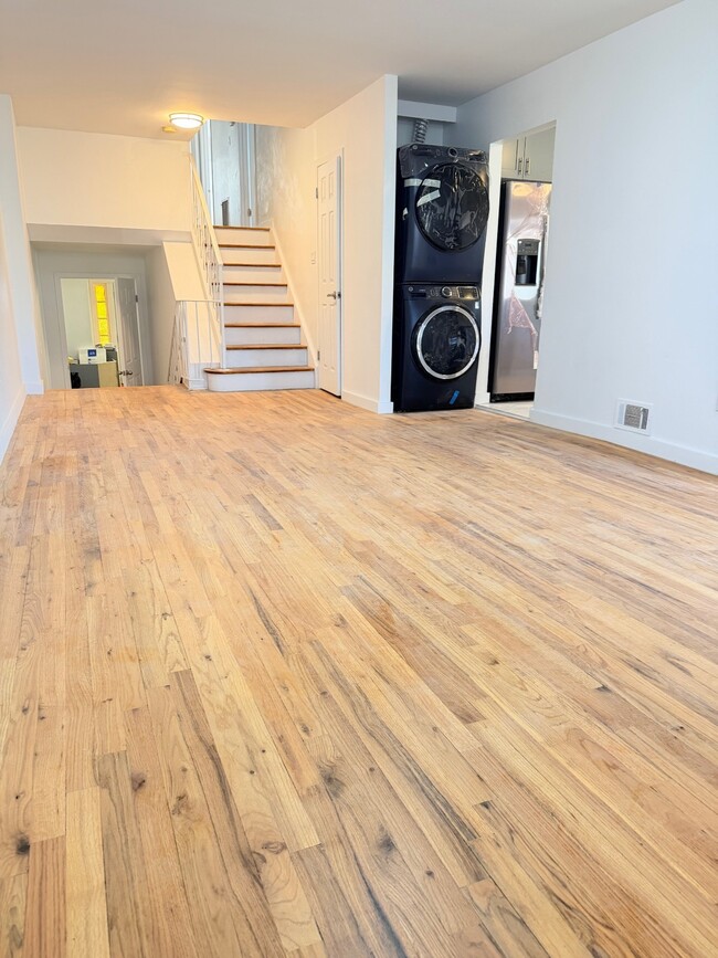 Building Photo - 15-75-75 208th Pl