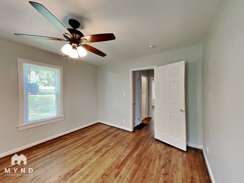 Building Photo - 7824 Rugby Ave
