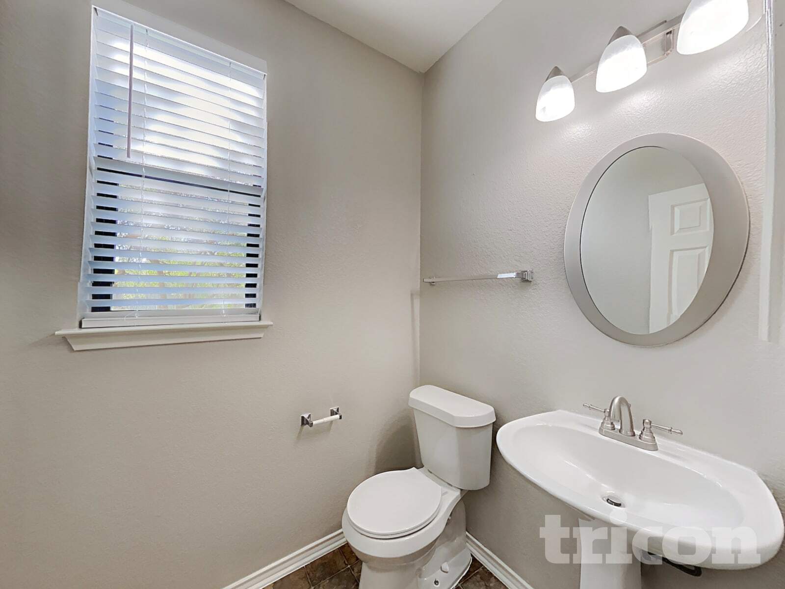 Building Photo - 320 Apricot Dr