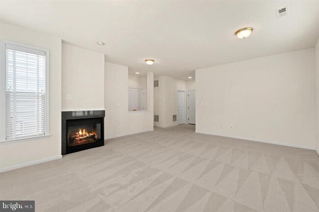Building Photo - 14160 Catbird Dr