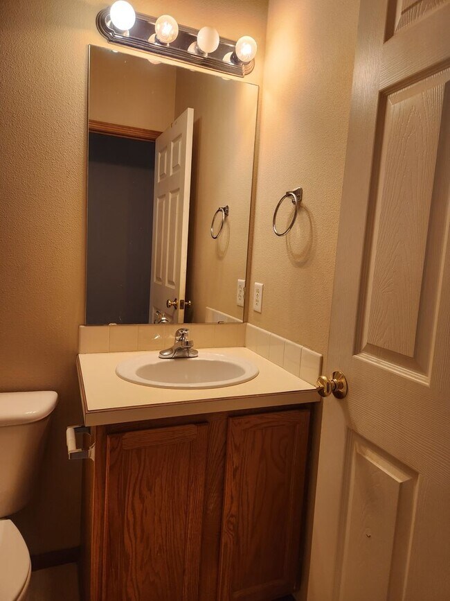 Building Photo - 533 40th St