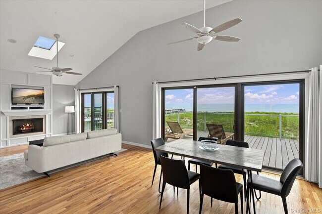 Building Photo - 717 Dune Rd