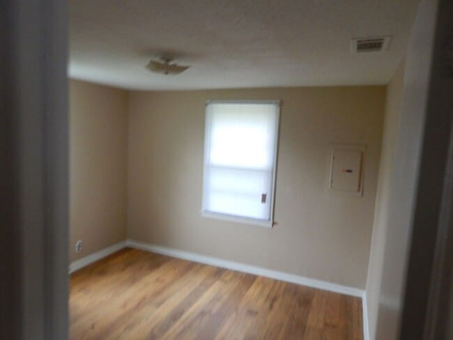 Building Photo - Cute home in Lakeland