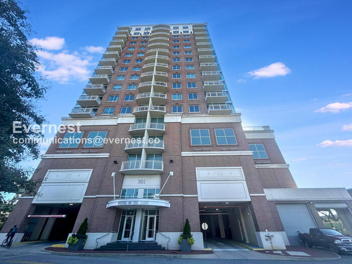 Building Photo - 301 Virginia St