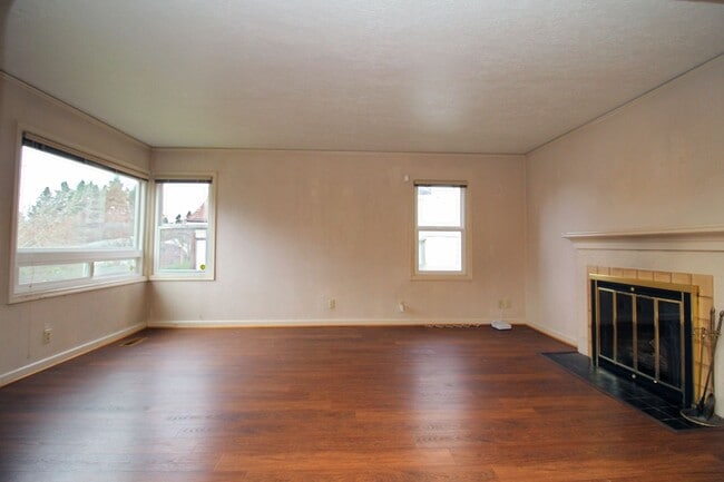 Building Photo - 2718 SE 58th Ave