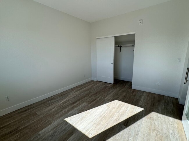 Building Photo - Modern 1BD 1 BA Condo in Boulder - Availab...