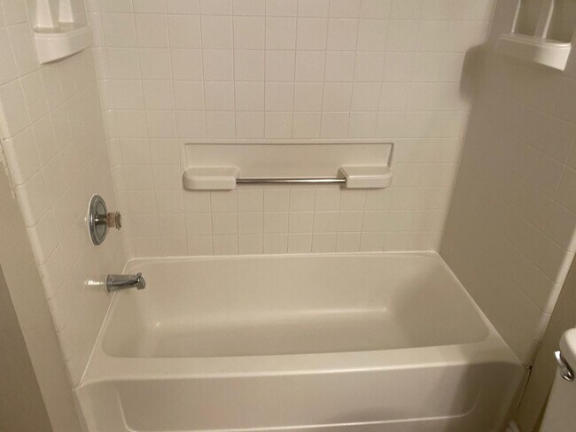 Building Photo - SW!! First floor unit with Balcony!! Gated!! Clubhouse!!  Community pool!! Spa!! Exercise Room!! ...