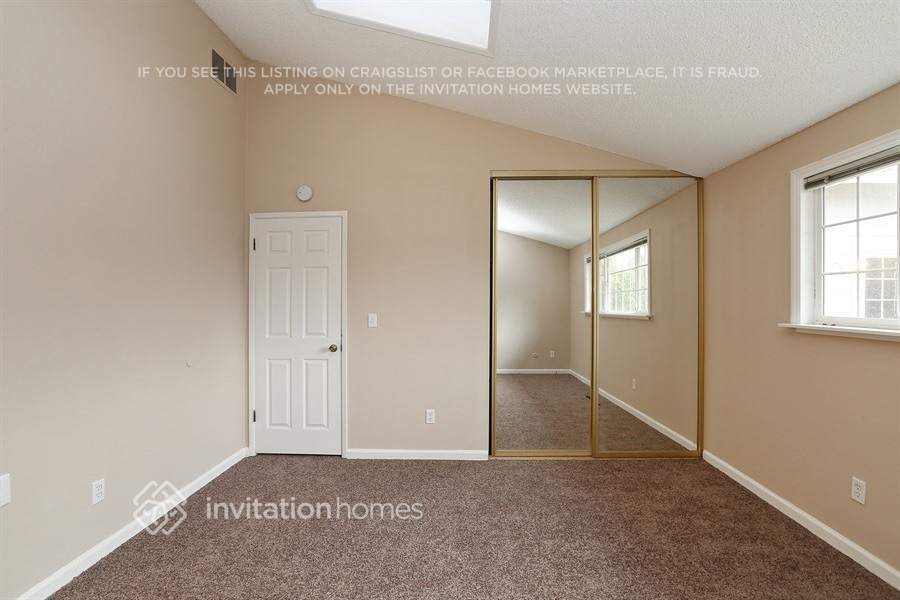 Building Photo - 962 Almond Dr