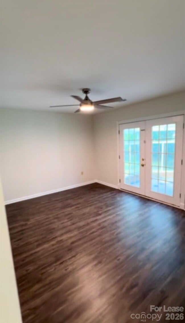 Building Photo - 2423 Emstead Ct