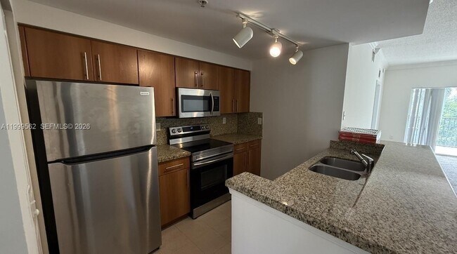 Building Photo - 5800 W Sample Rd