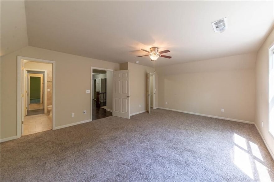 Building Photo - 1371 Clermont Ave