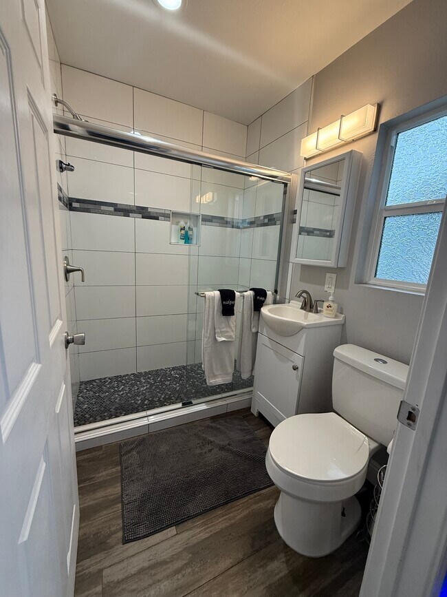 Building Photo - 1108 Orange Ave