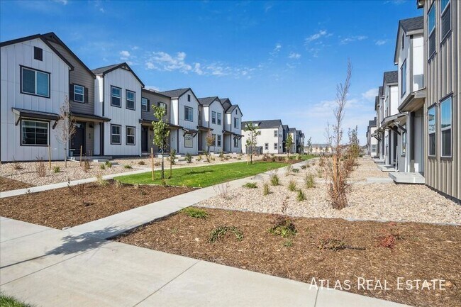 Building Photo - 625 Leland Aly