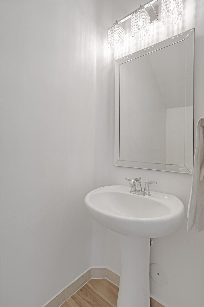 Building Photo - 4234 N Dixie Hwy