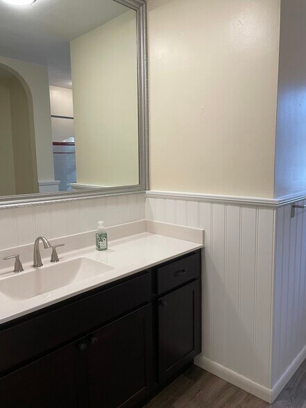 Building Photo - 204 Glen Echo Dr