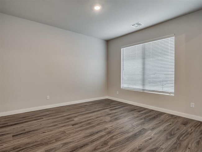 Building Photo - 520 NW 176th Terrace