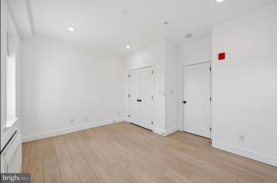 Building Photo - 633 N 64th St