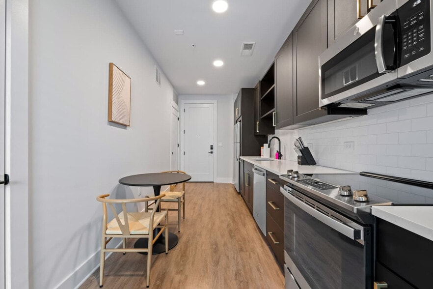 Building Photo - 2609 W Nassau St