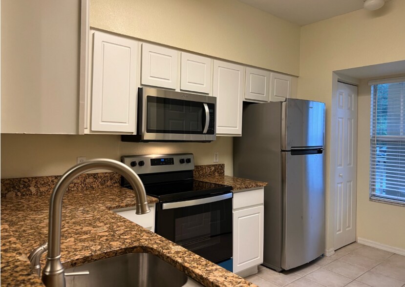 Building Photo - 5133 SW 91 Ct
